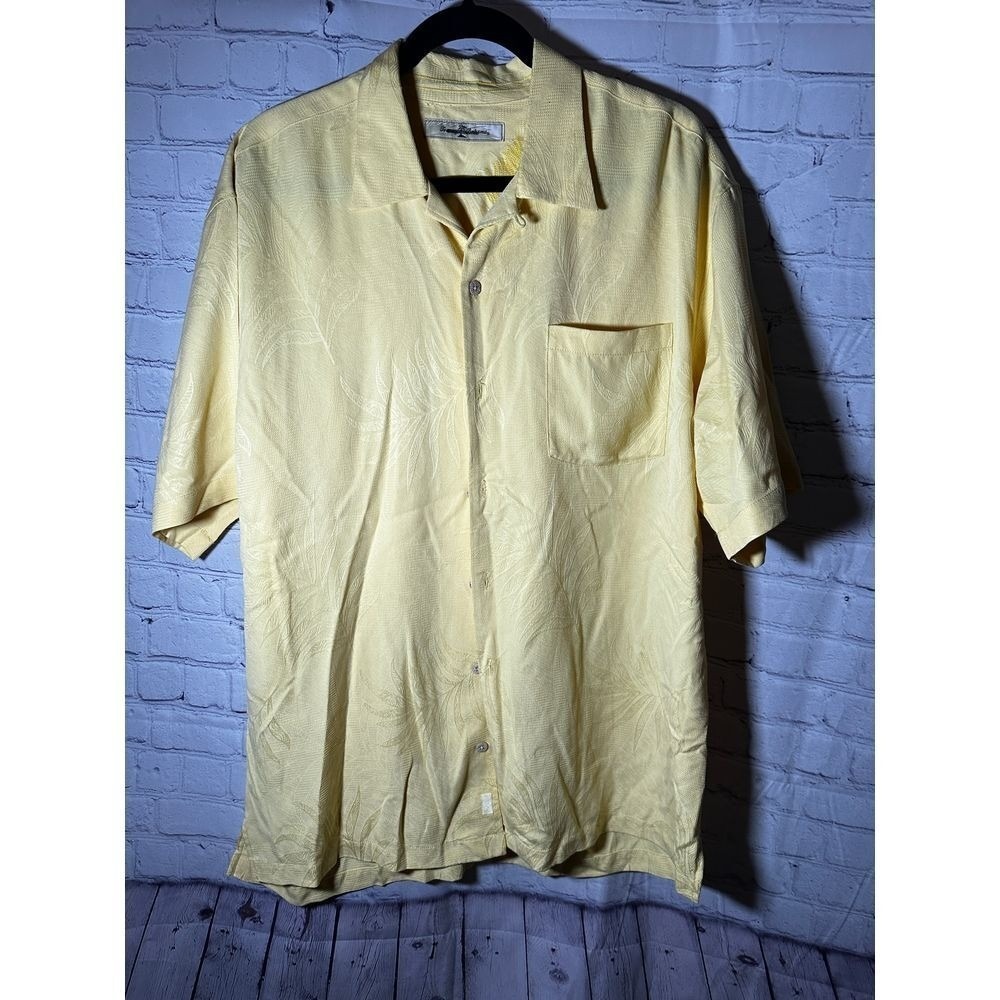 Tommy Bahama Mens Large Yellow 100% Silk Tropical Jacquard Short Sleeve Shirt